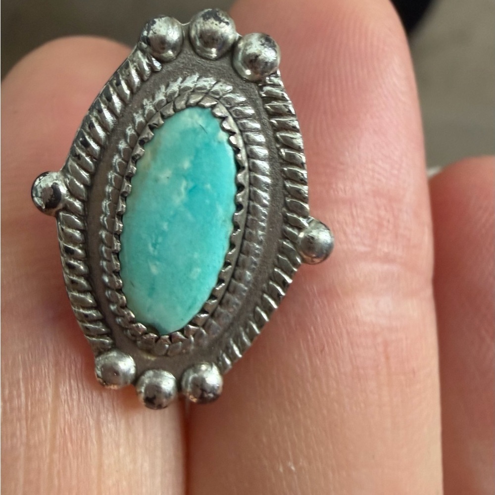Vintage Southwestern Turquoise Silver Oval Clip on Earrings - Picture 6 of 6